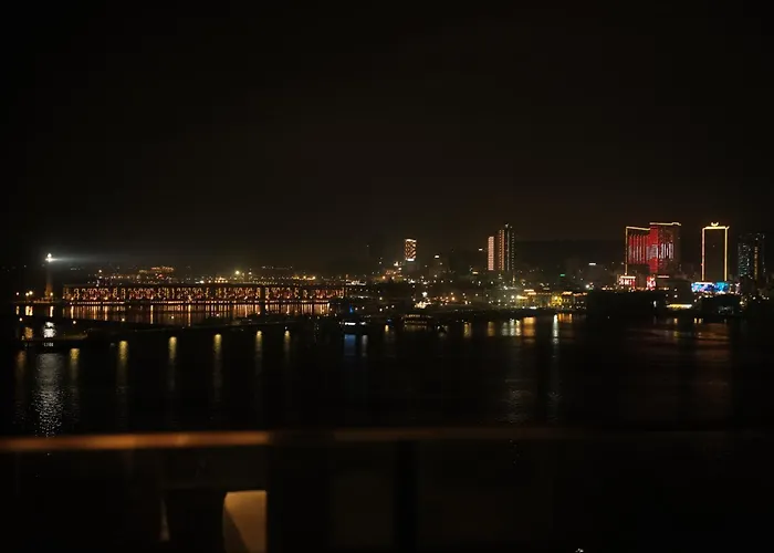 Chip & Den's House Ocean View The Sapphire * Ha Long