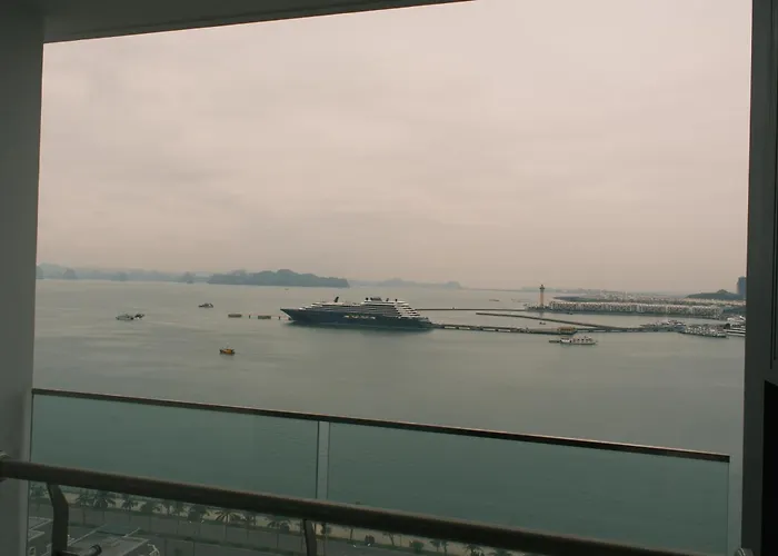 Chip & Den's House Ocean View The Sapphire Aparthotel Ha Long