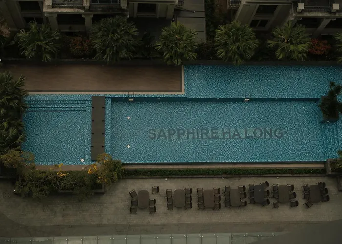 Chip & Den's House Ocean View The Sapphire Aparthotel